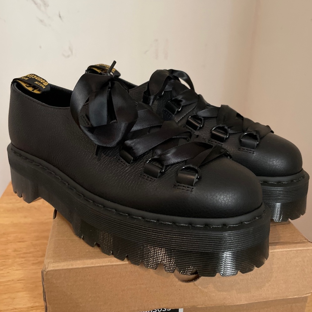 Dr. Martens Caraya Shoes Black Pisa + Smooth Leather UK8 W10 OG Box